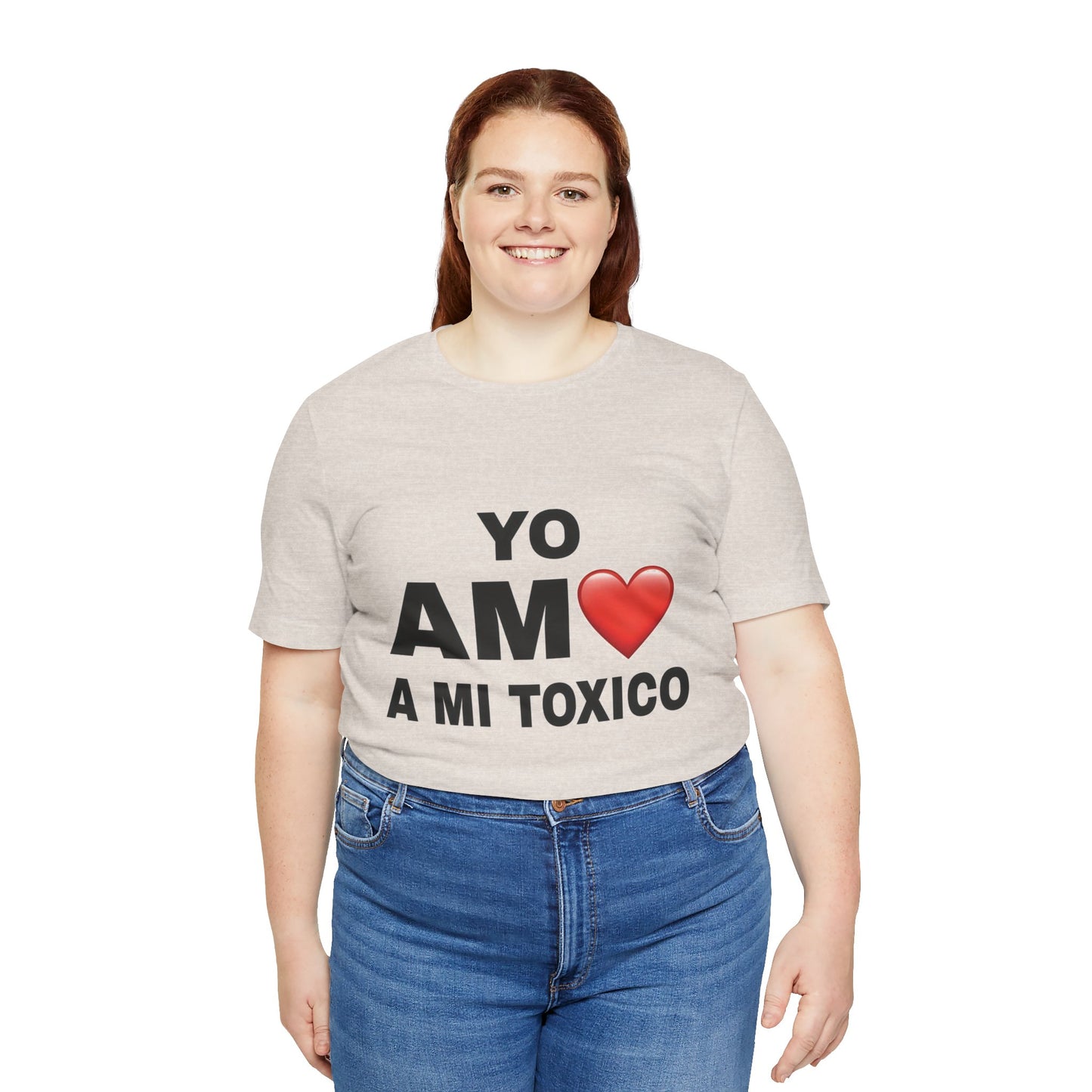 Unisex Funny Relationship Tee - "Yo Amo a Mi Tóxico", Casual Gift, Valentine's Day, Couples Shirt, Trendy Style, Humorous Apparel