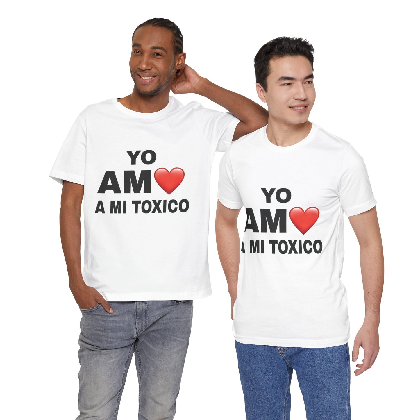 Unisex Funny Relationship Tee - "Yo Amo a Mi Tóxico", Casual Gift, Valentine's Day, Couples Shirt, Trendy Style, Humorous Apparel