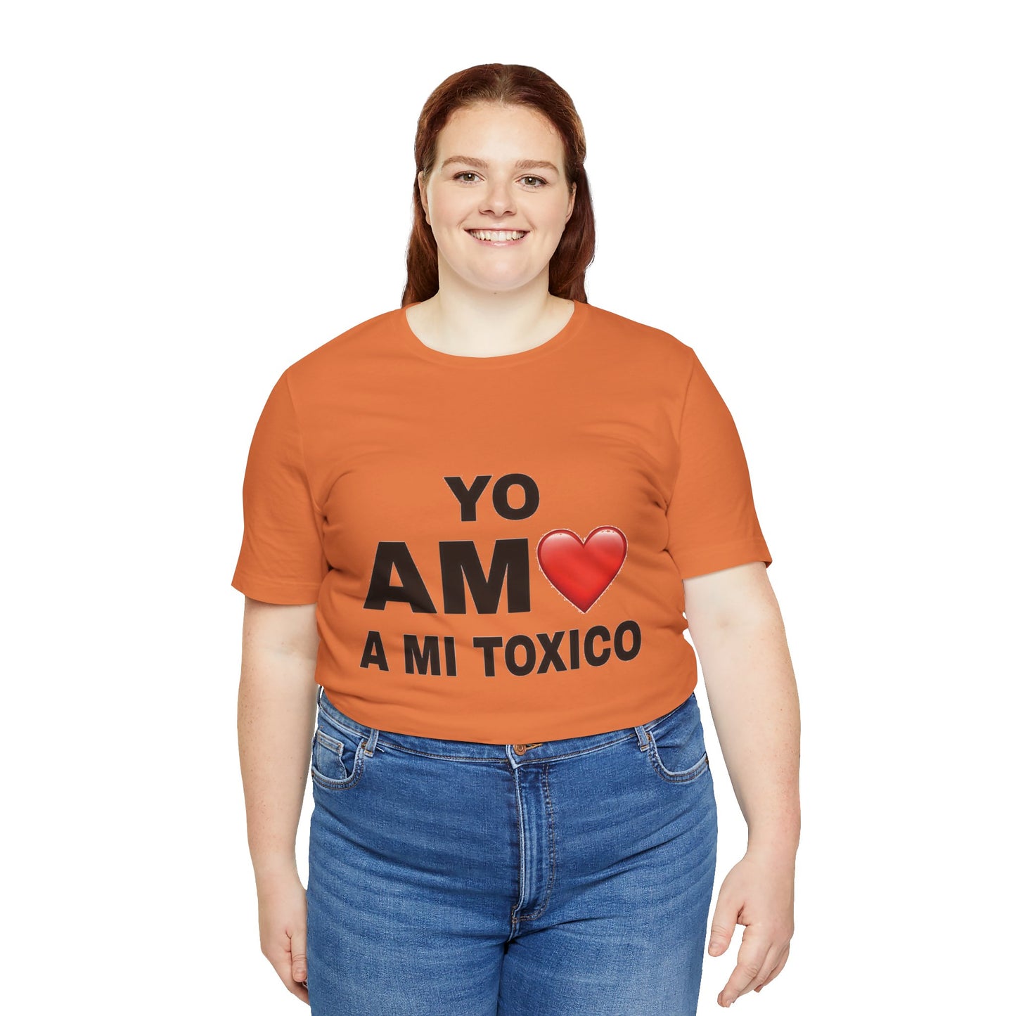 Unisex Funny Relationship Tee - "Yo Amo a Mi Tóxico", Casual Gift, Valentine's Day, Couples Shirt, Trendy Style, Humorous Apparel